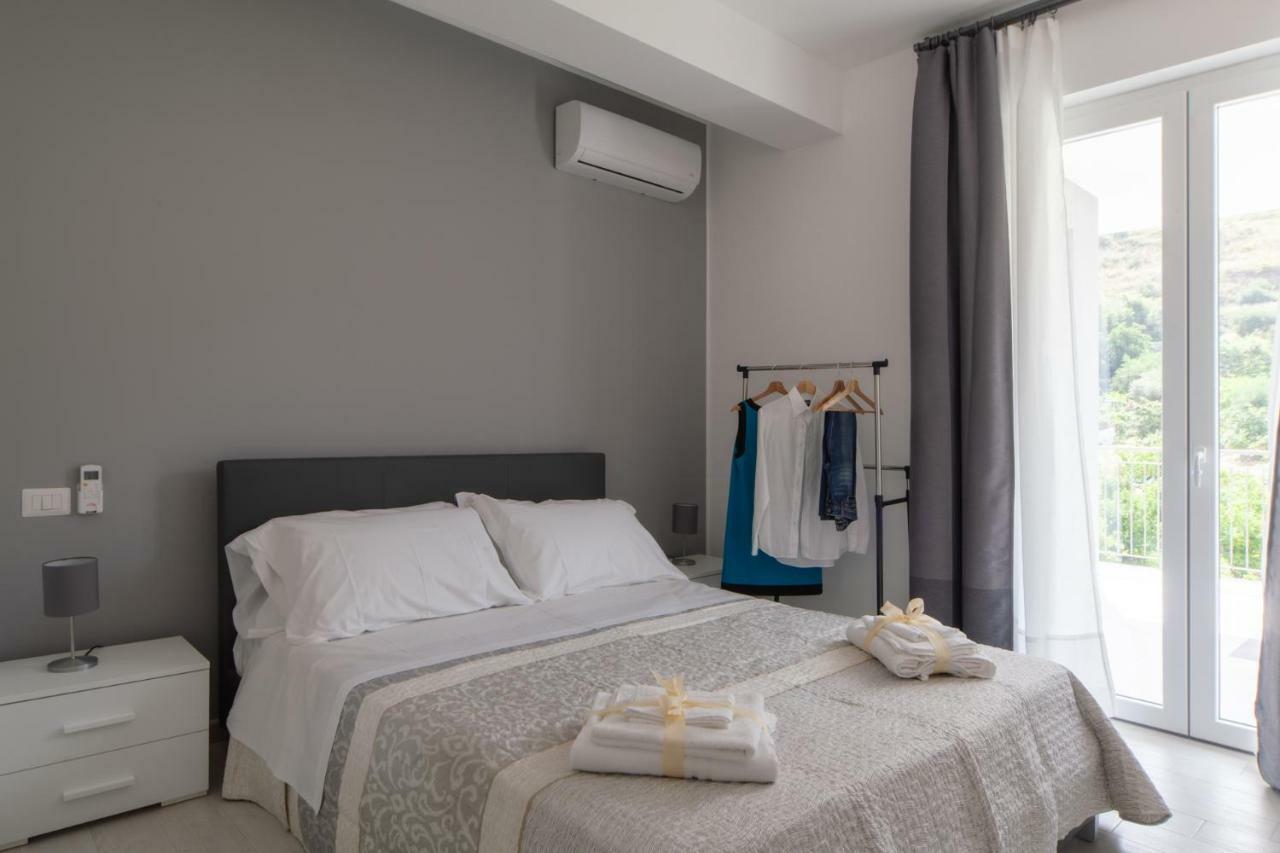 House 103 Rent Apartment Capo d'Orlando Bagian luar foto