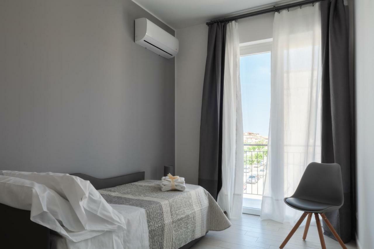 House 103 Rent Apartment Capo d'Orlando Bagian luar foto